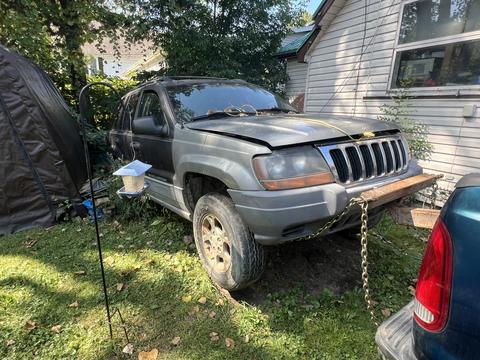 GetMyScrapCar | Jeep Grand Cherokee Junk Car for Scrap Metal Recycling