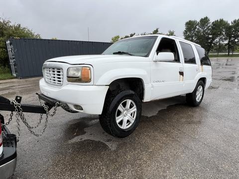 GetMyScrapCar | 2000s Cadillac SUV for Scrap Metal Recycling